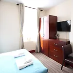 William\'S Hillsborough Apartments