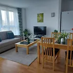 Large 2 Bed, 2 Bath, Free Parking & Wifi