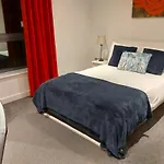 Large 2 Bed, 2 Bath, Free Parking & Wifi