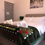 The Skipton Villa - The Fireside