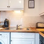 Beautiful 1-Bed Apartment In Grade Listed Warehouse - Victoria Quays, Sheffield City Centre, Free Parking, Pet Friendly, Netflix