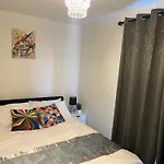 New Peaceful Luxury Home With Free Parkingwifi Sheffield