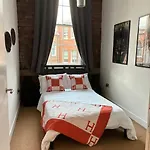 Unique Cathedral Quarter Victorian Apartment