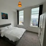 Spacious Flat In Sheffield City Center Gs304