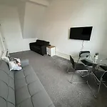 City Center Gem- Flat For 6 In Sheffield Gs404