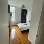 Spacious Flat For 6 City Center Gs305