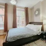 Stunning Quiet Apartment In Historic Building