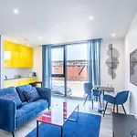 Blue Shade Studio Apartment In Sheffield City