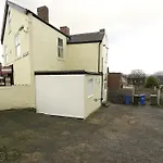 55A Derbyshire Lane