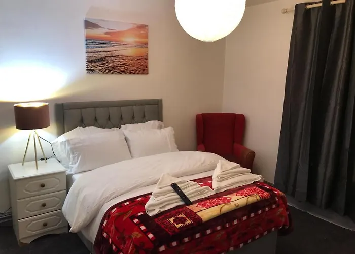 The Skipton Villa - The Red