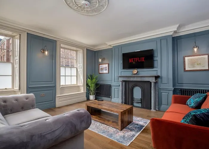Paradise Square Remodelled 18Th Century Ground Floor
