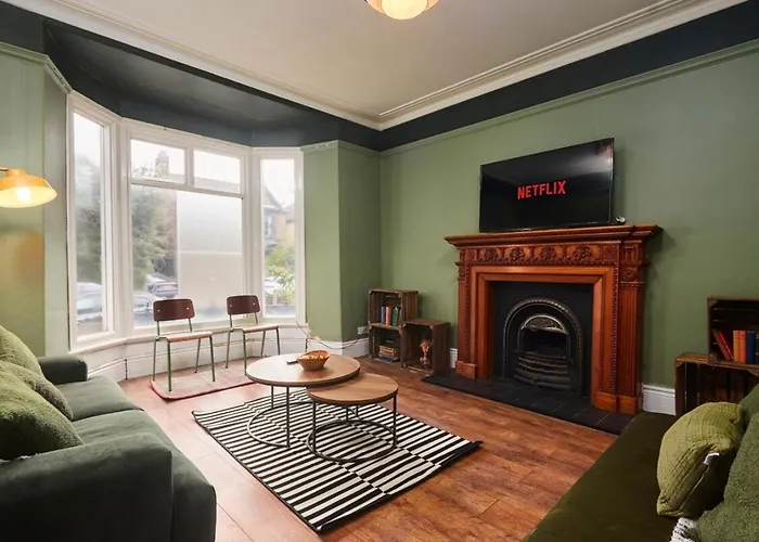 Cosy, Stylish, Leafy And Homely