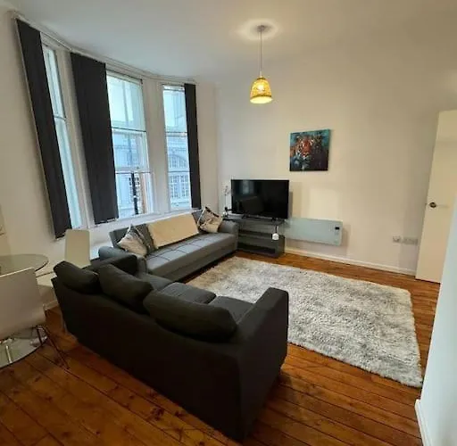 Sleep 6 -Sheffield-George Street Gs202