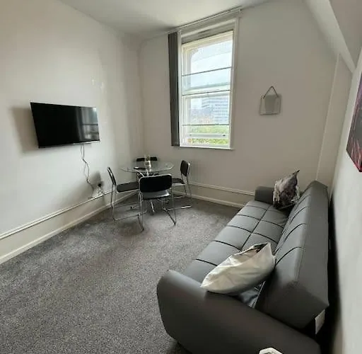 City Center Gem- Flat For 6 In Sheffield Gs404