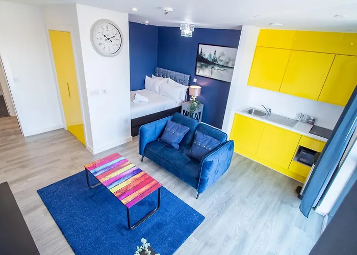 Blue Shade Studio Apartment In Sheffield City