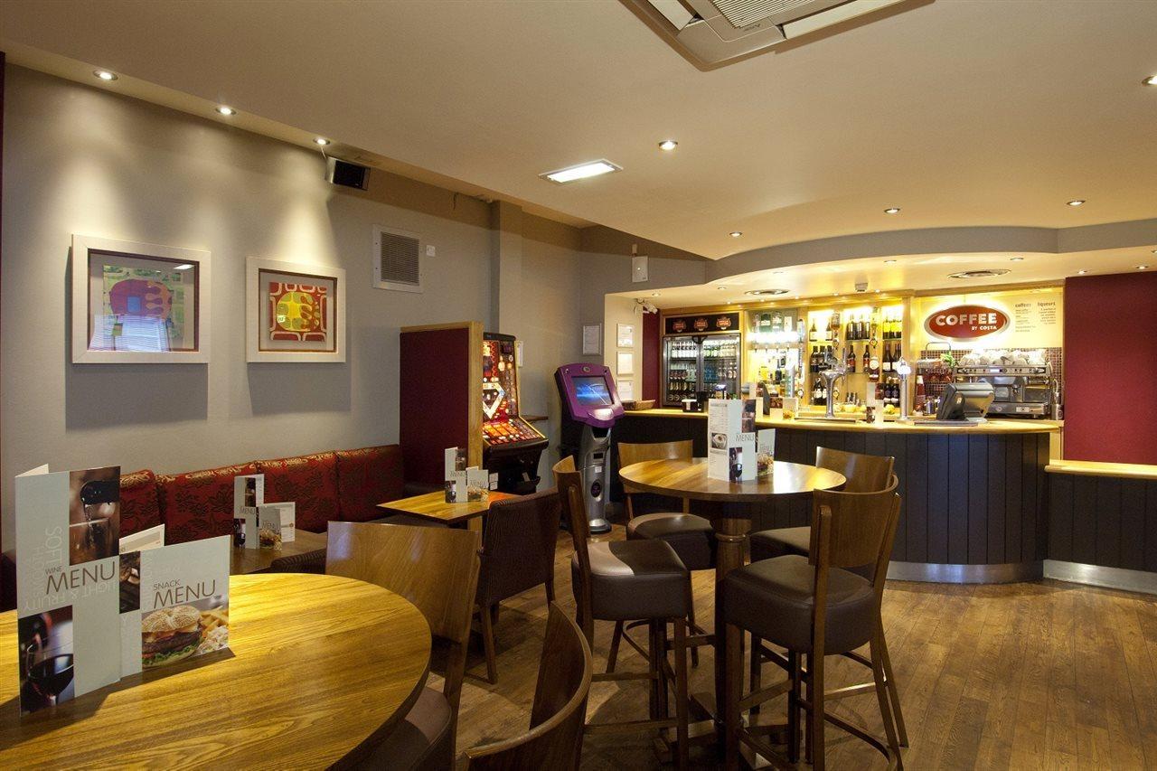 Premier Centre 3*