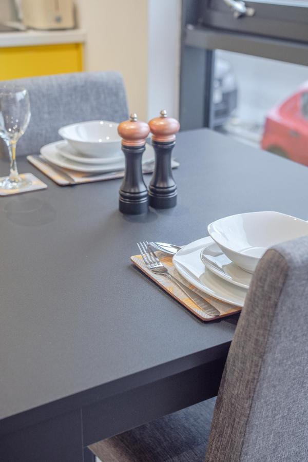 Modern Centre - Netflix, Wifi, Digital Tv Sheffield