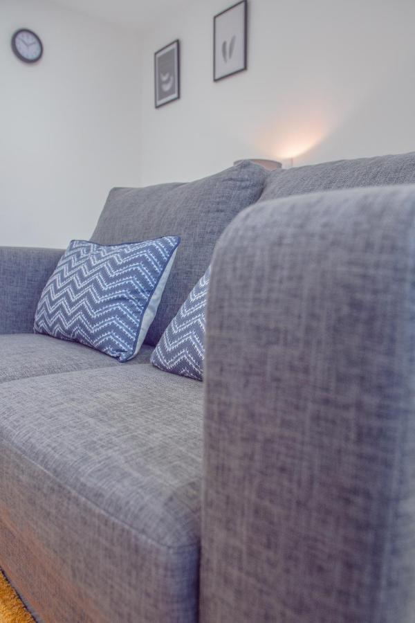 Modern Centre - Netflix, Wifi, Digital Tv *