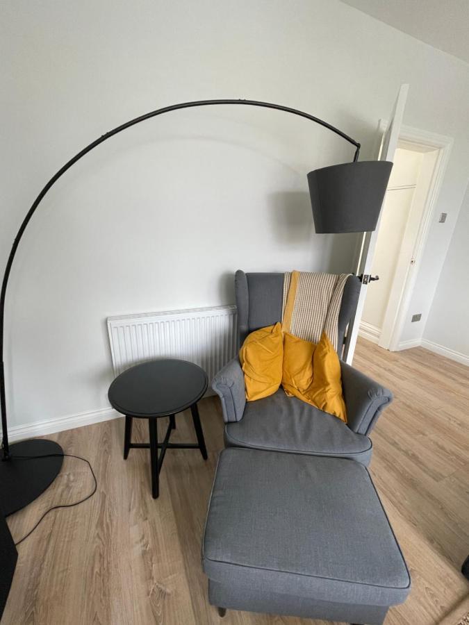 Holiday home Modern & Spacious With Garden And Parking