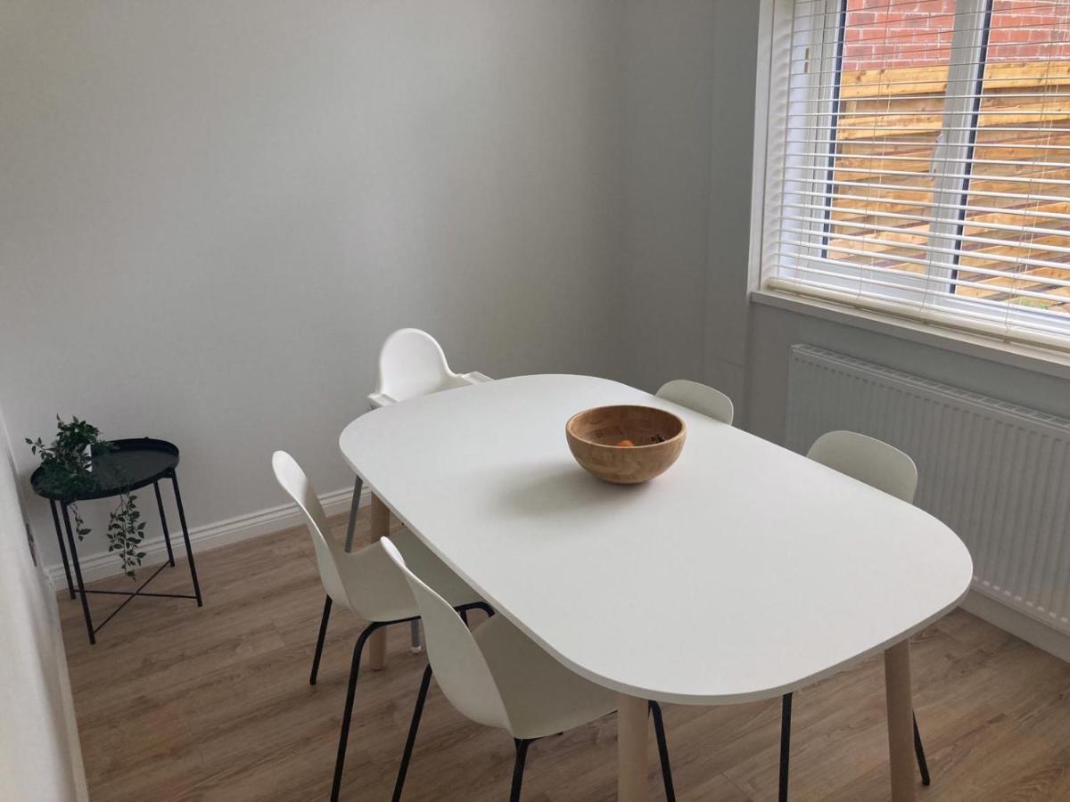Modern & Spacious With Garden And Parking