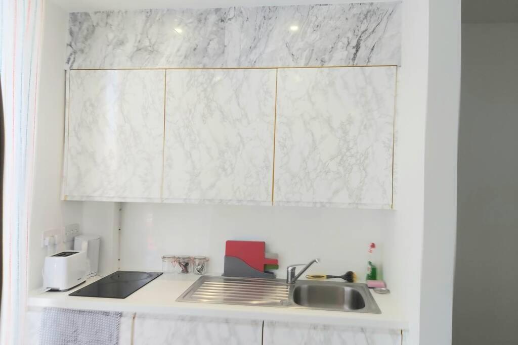 Ginger Serviced Apartment Sheffield City Centre - Netflix, Wifi, Digital Tv Apartment Sheffield