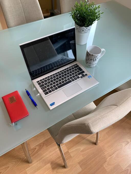 Apartment Perfectly Located Centre - West One With Free Wifi, Gym Access, Netflix