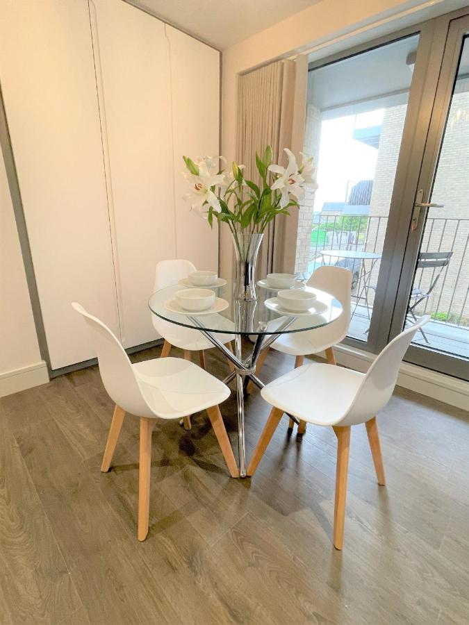Spectacular 2 Bedroom In Great Location * Sheffield