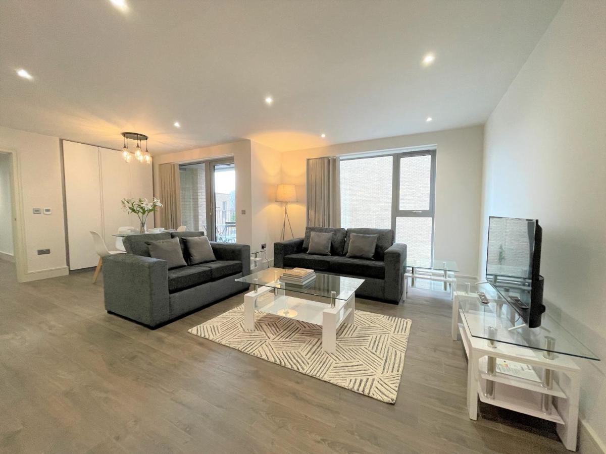 Spectacular 2 Bedroom In Great Location * Sheffield