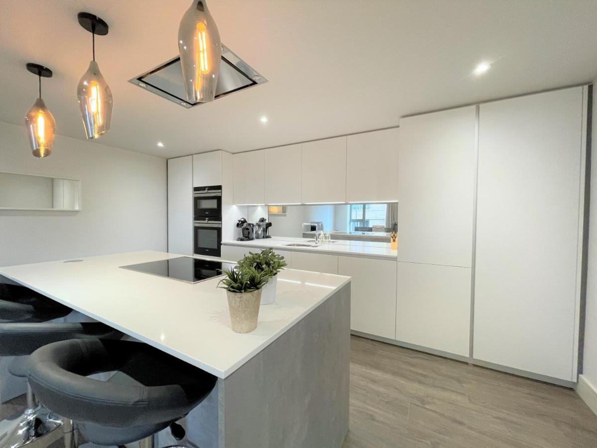 Spectacular 2 Bedroom In Great Location Apartment