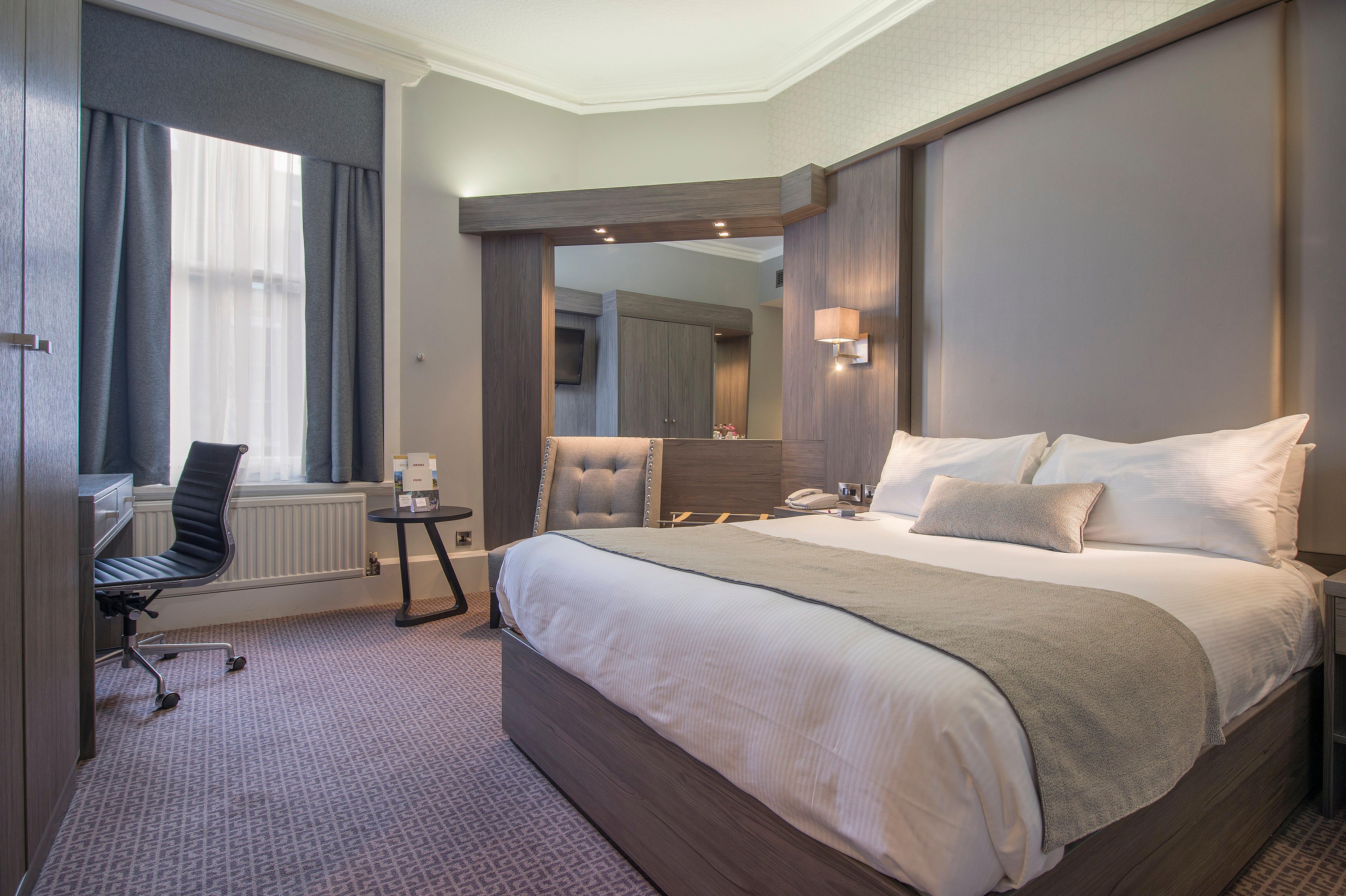 Crowne Plaza - By Ihg Hotel