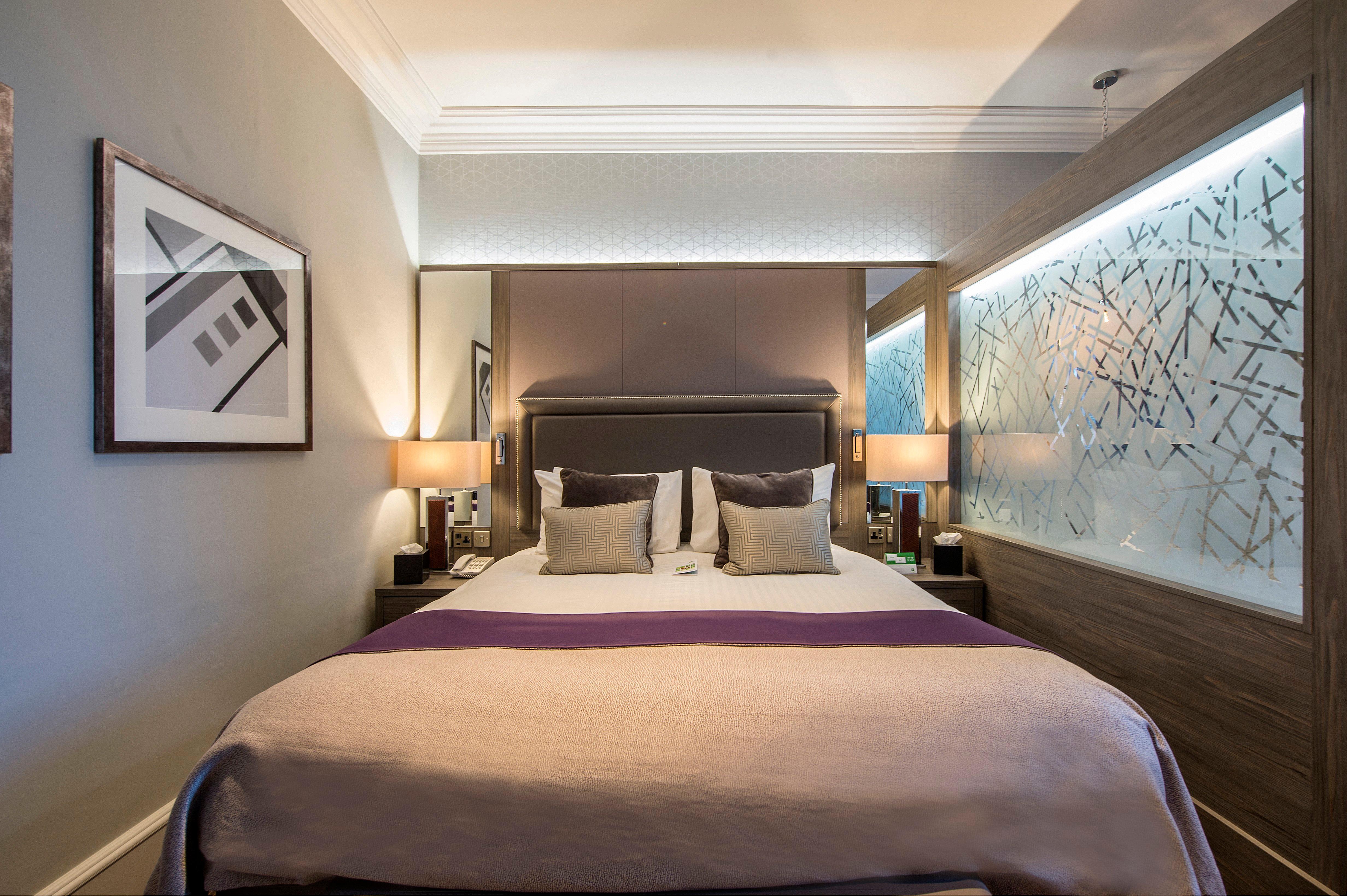 Crowne Plaza - By Ihg 4*
