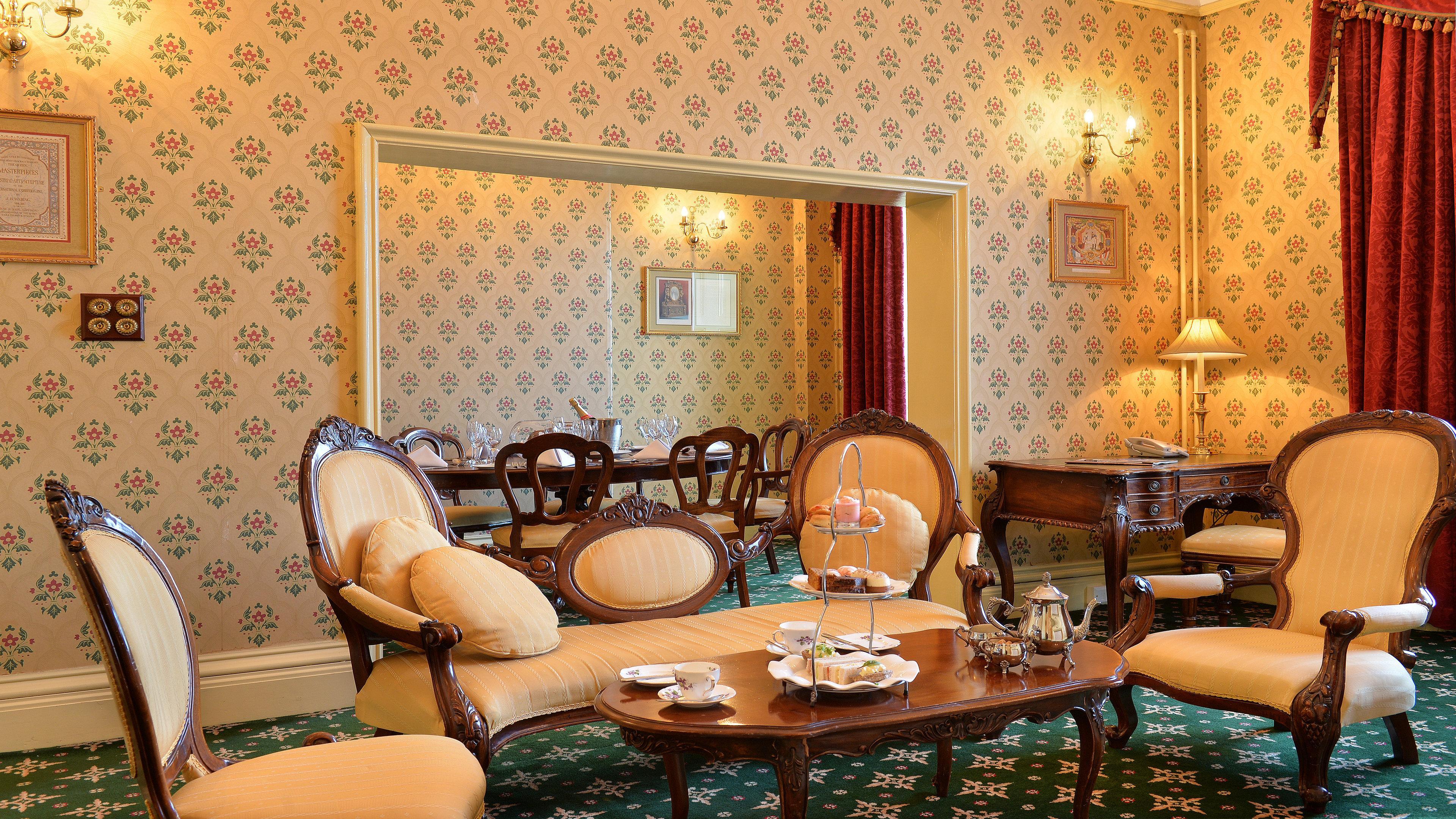 Crowne Plaza - By Ihg 4*