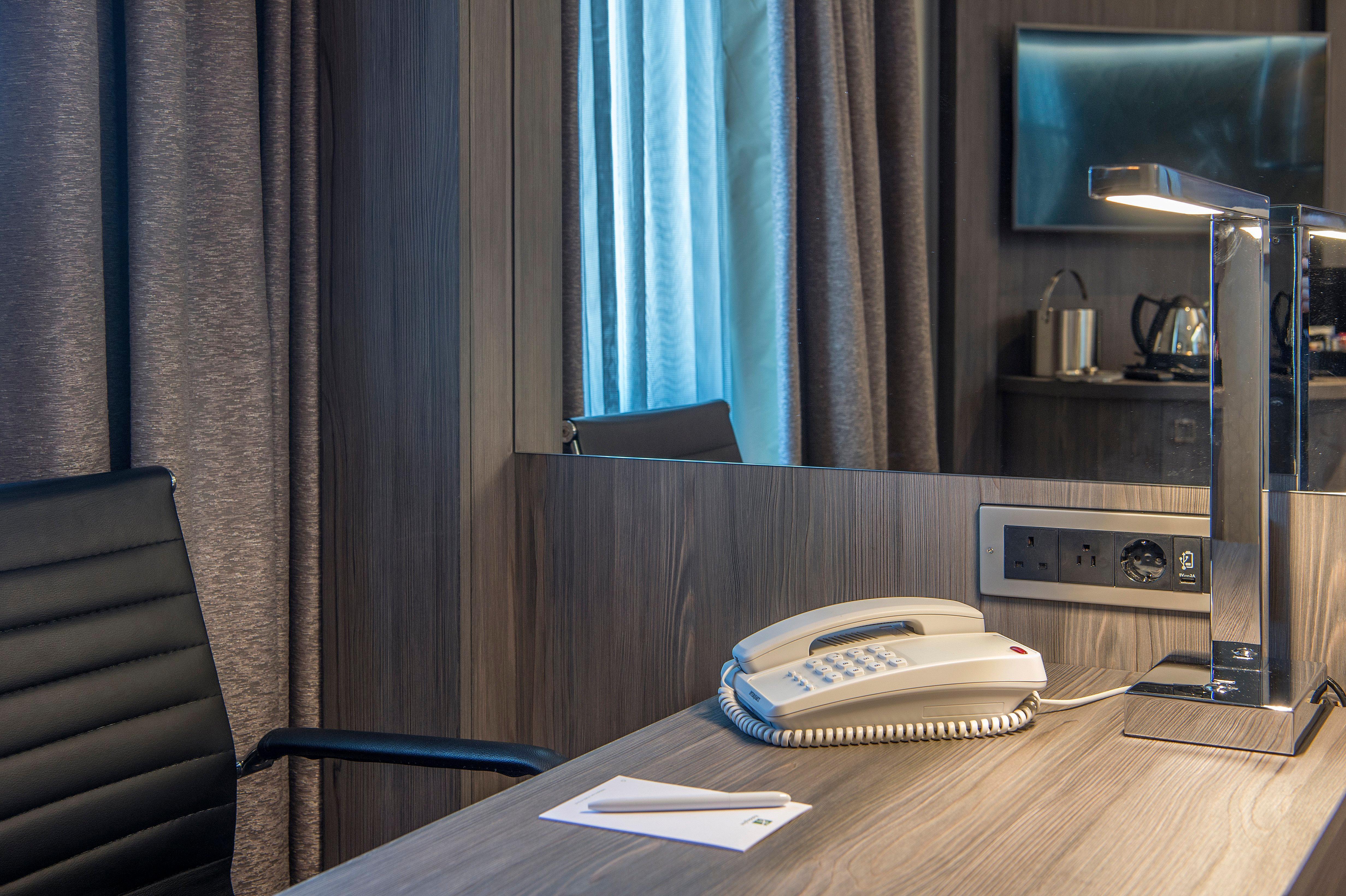 Crowne Plaza - By Ihg 4*