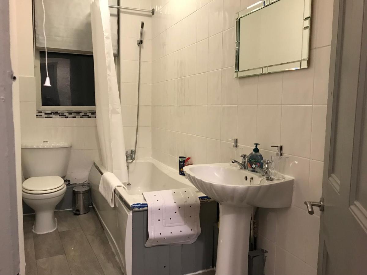 The Skipton - The Hideaway Guest house *