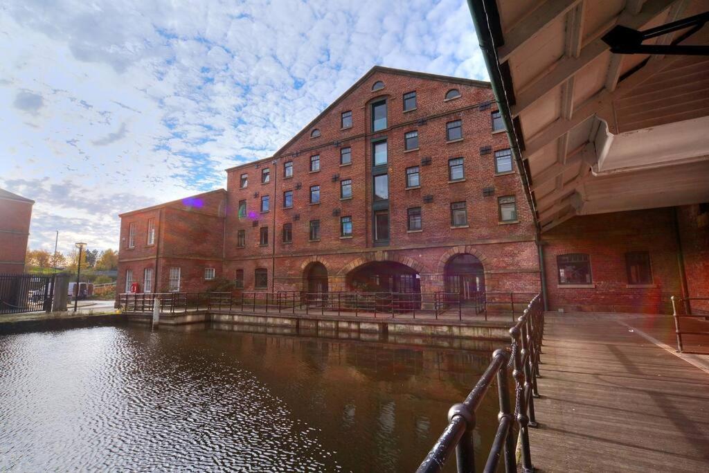 Apartamento Victoria Quays Warehouse Apartment: Pet-friendly Centre *