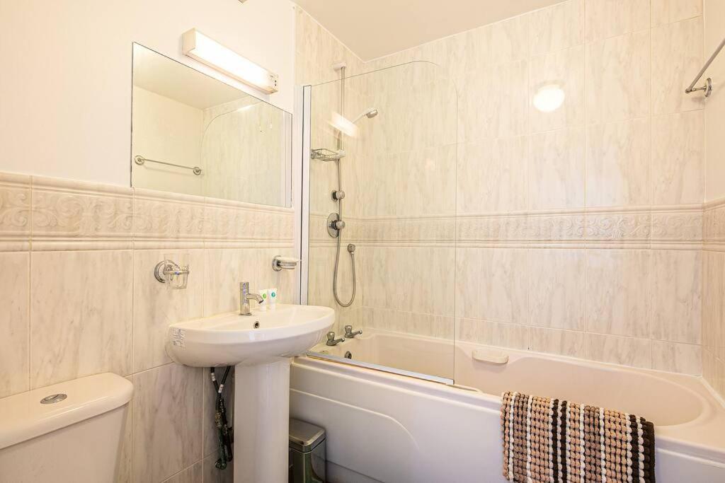 Apartamento Victoria Quays Warehouse Apartment: Pet-friendly Centre Sheffield