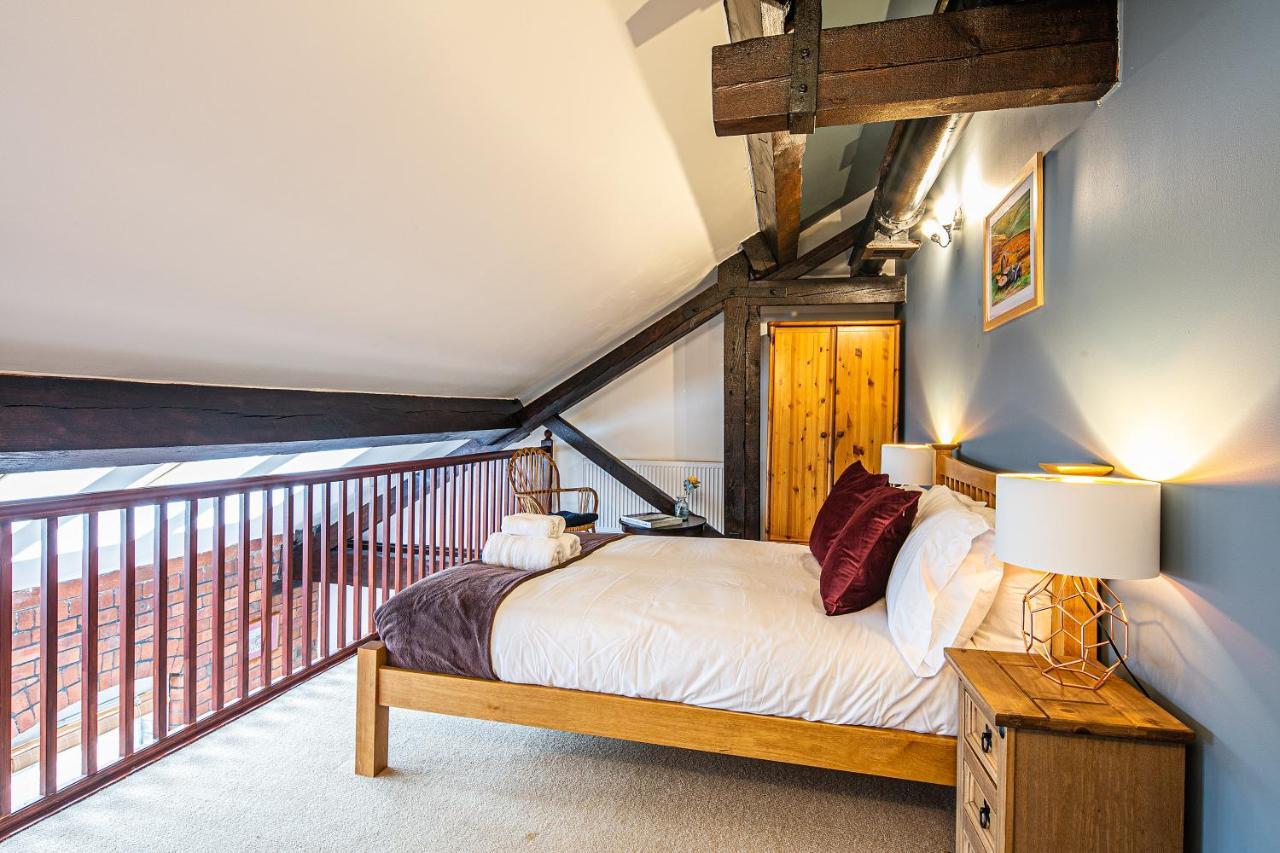Victoria Quays Warehouse Apartment: Pet-friendly Centre Apartamento *