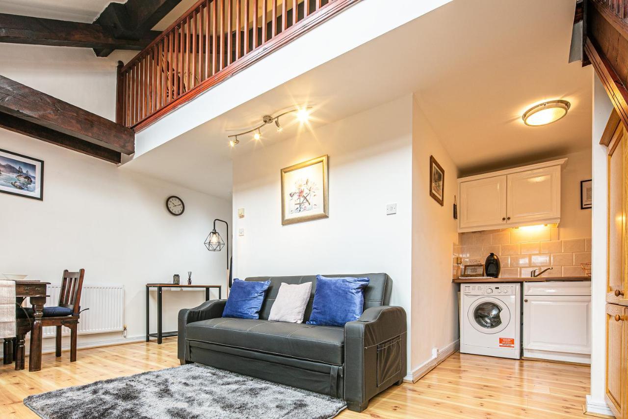Victoria Quays Warehouse Apartment: Pet-friendly Centre Apartamento *
