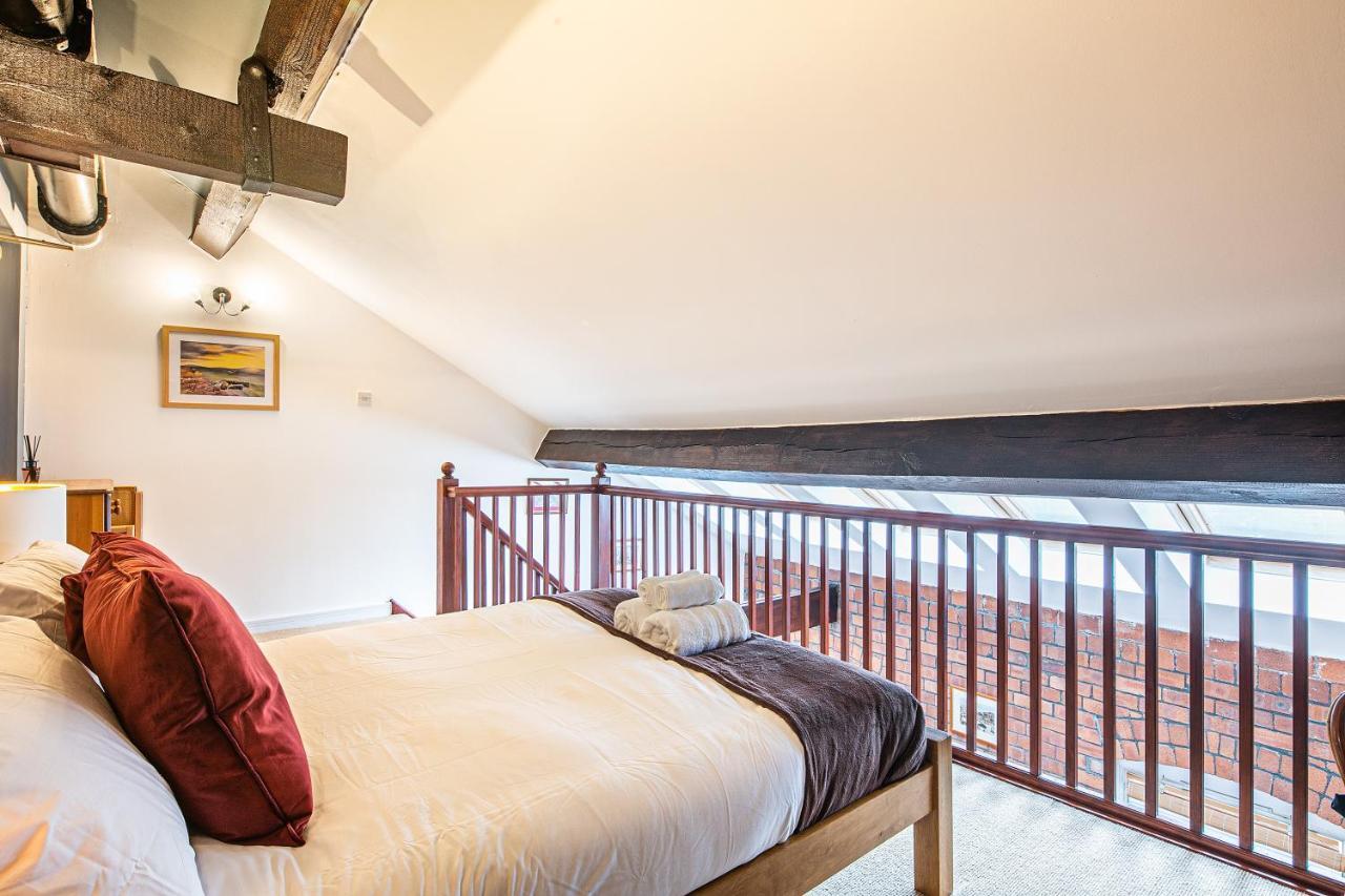 Victoria Quays Warehouse Apartment: Pet-friendly Centre Apartamento *