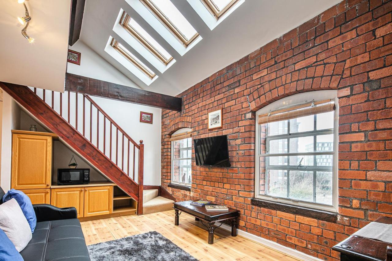 Victoria Quays Warehouse Apartment: Pet-friendly Centre Apartamento