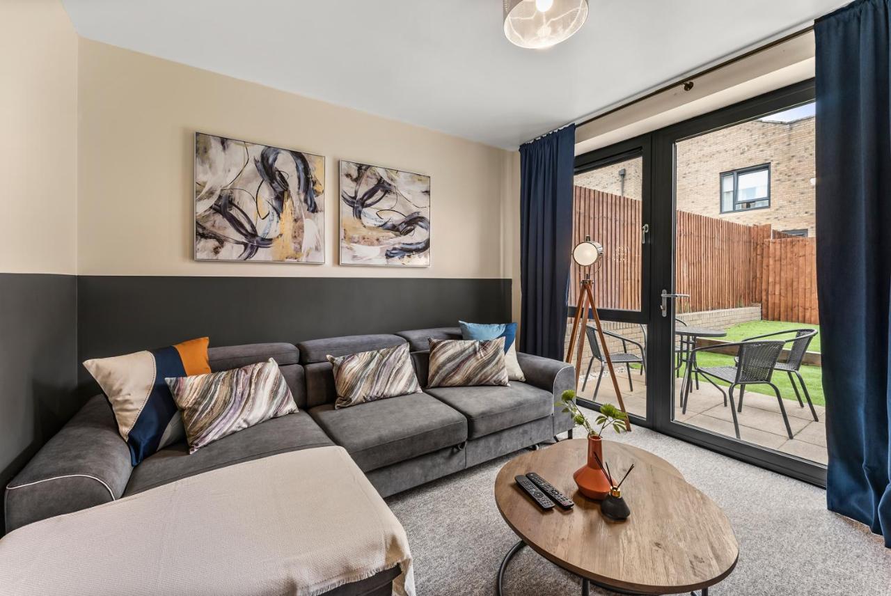 Beautiful 2 Bed In - Parking - Garden