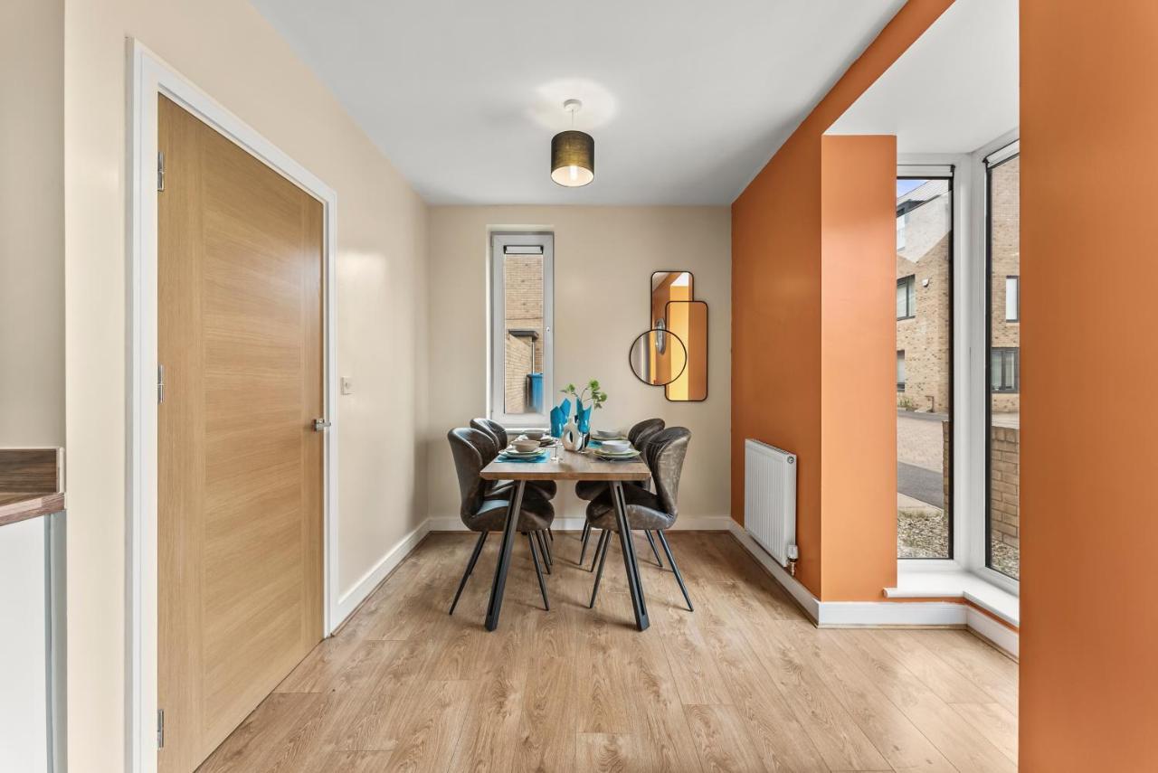 Beautiful 2 Bed In - Parking - Garden *