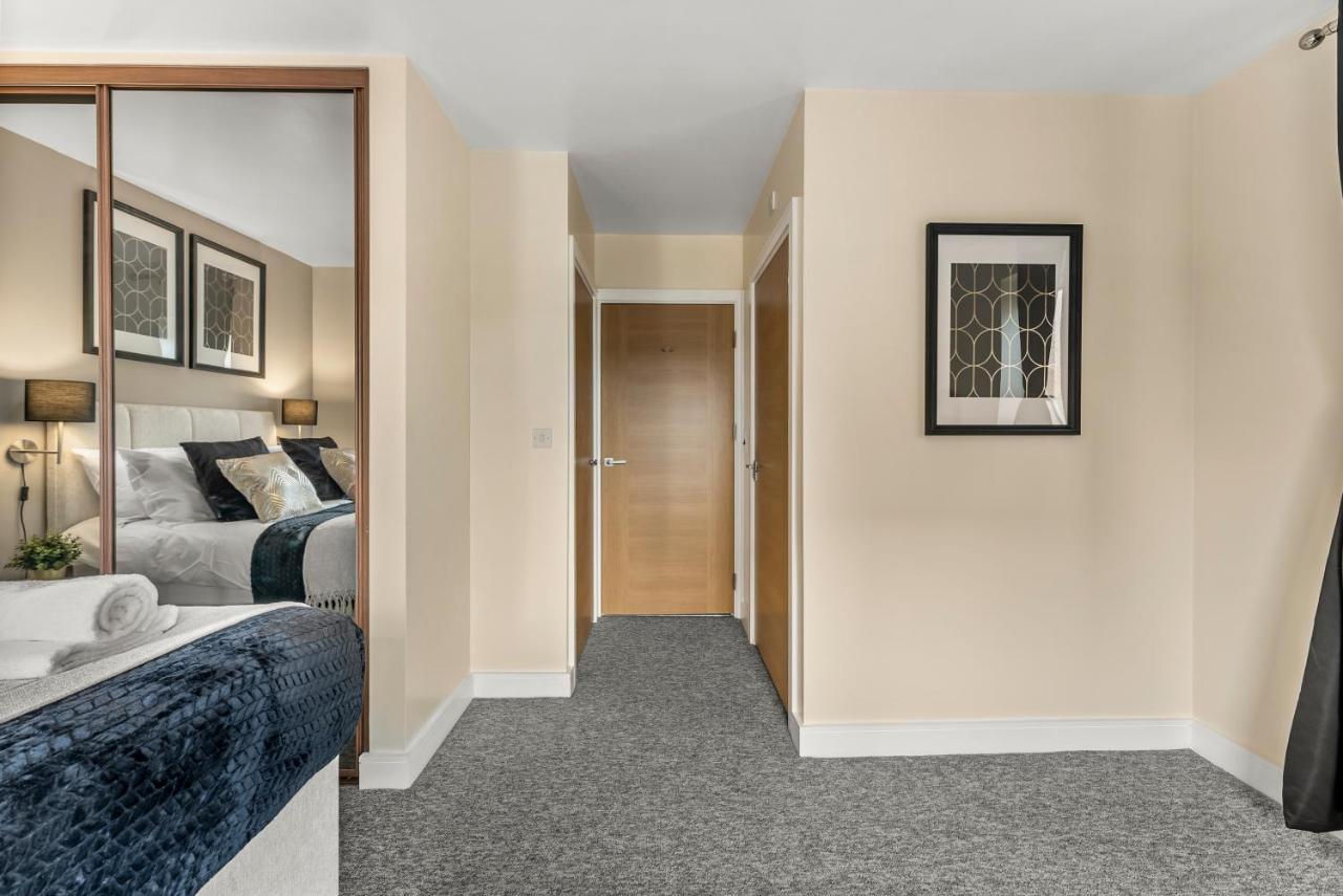 Beautiful 2 Bed In - Parking - Garden Apartment Sheffield
