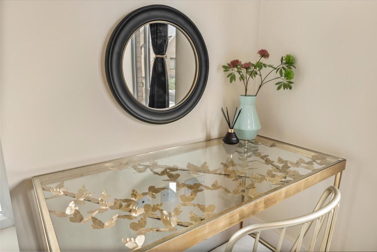 Beautiful 2 Bed In - Parking - Garden Apartment Sheffield