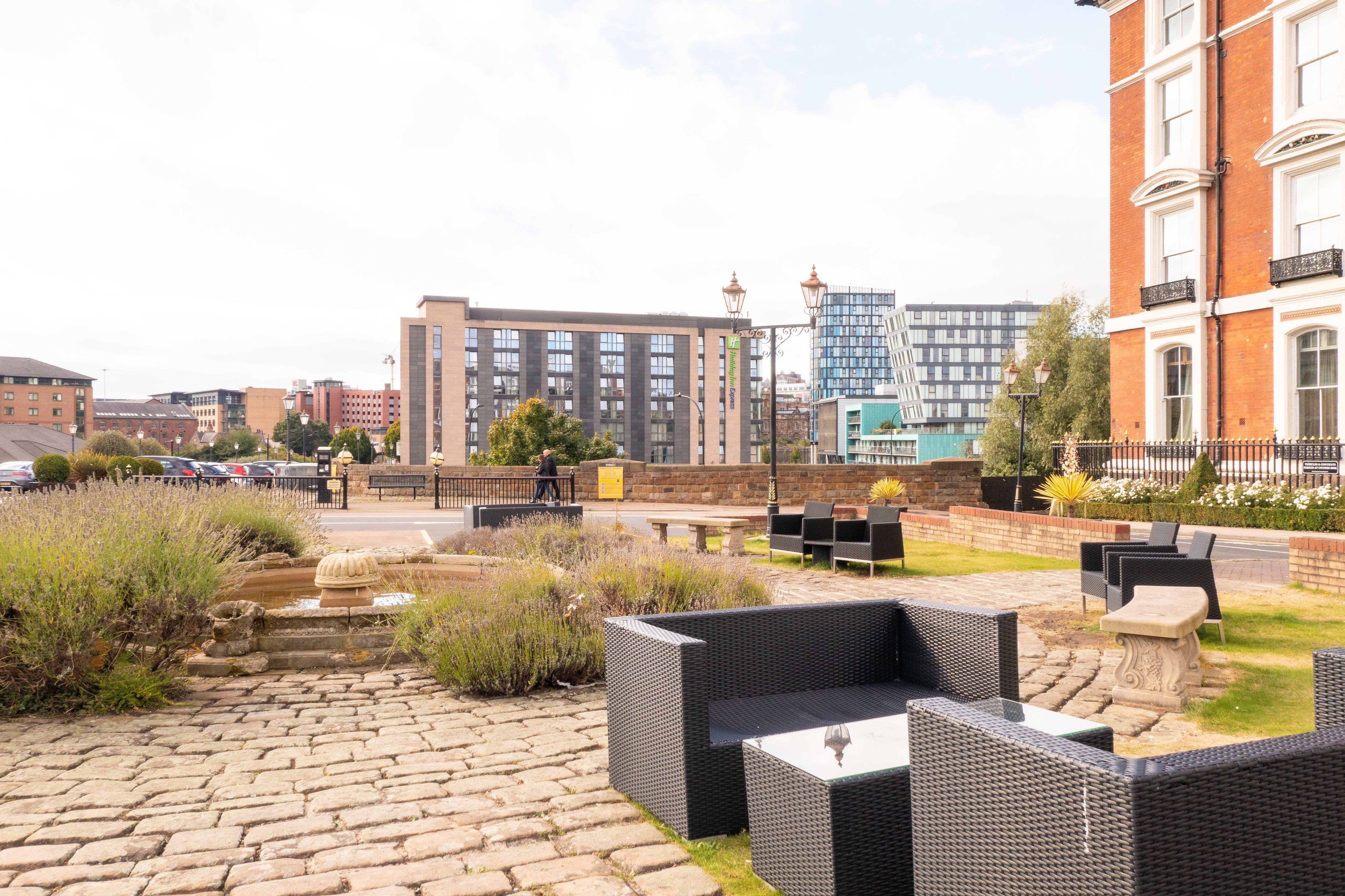 Crowne Plaza - By Ihg 4*