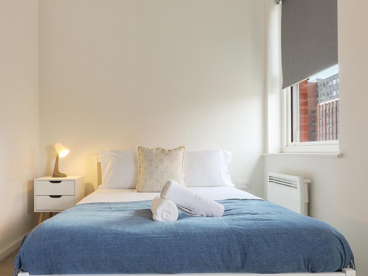 Modern 2-bed Apartment, Free Parking, Centre, Netflix & Pet Friendly - Hosted By Host Save * Sheffield