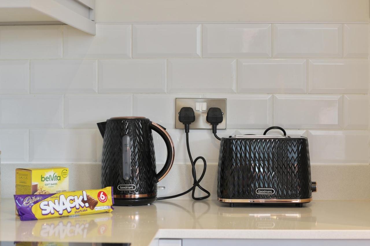 Apartment Modern 2-bed Apartment, Free Parking, Centre, Netflix & Pet Friendly - Hosted By Host Save *