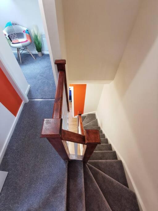 Apartment Fivehill Sheffield-en-suite-parking-long Sheffield