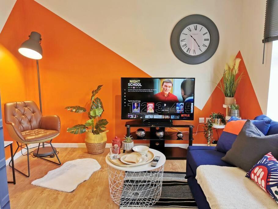 Fivehill Sheffield-en-suite-parking-long Apartment *
