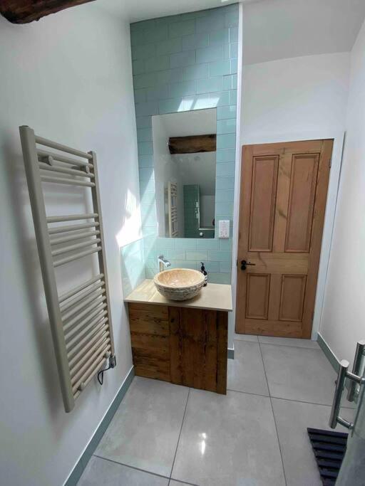 Apartment Stylish 3 Bedroom In Historic Centre Building